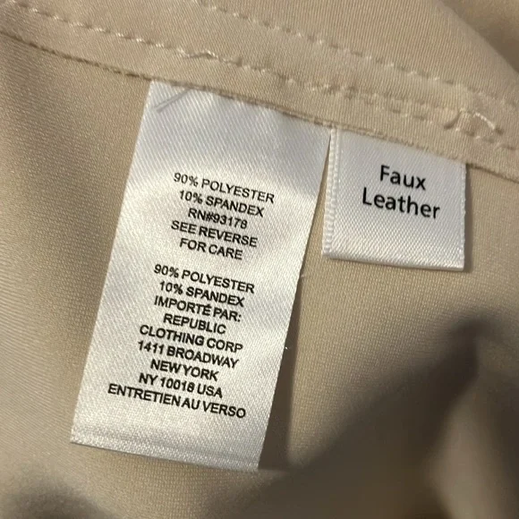 Ladies, beautiful, long jacket by Tahari size, large, cream, color, pocketed - Picture 5 of 6